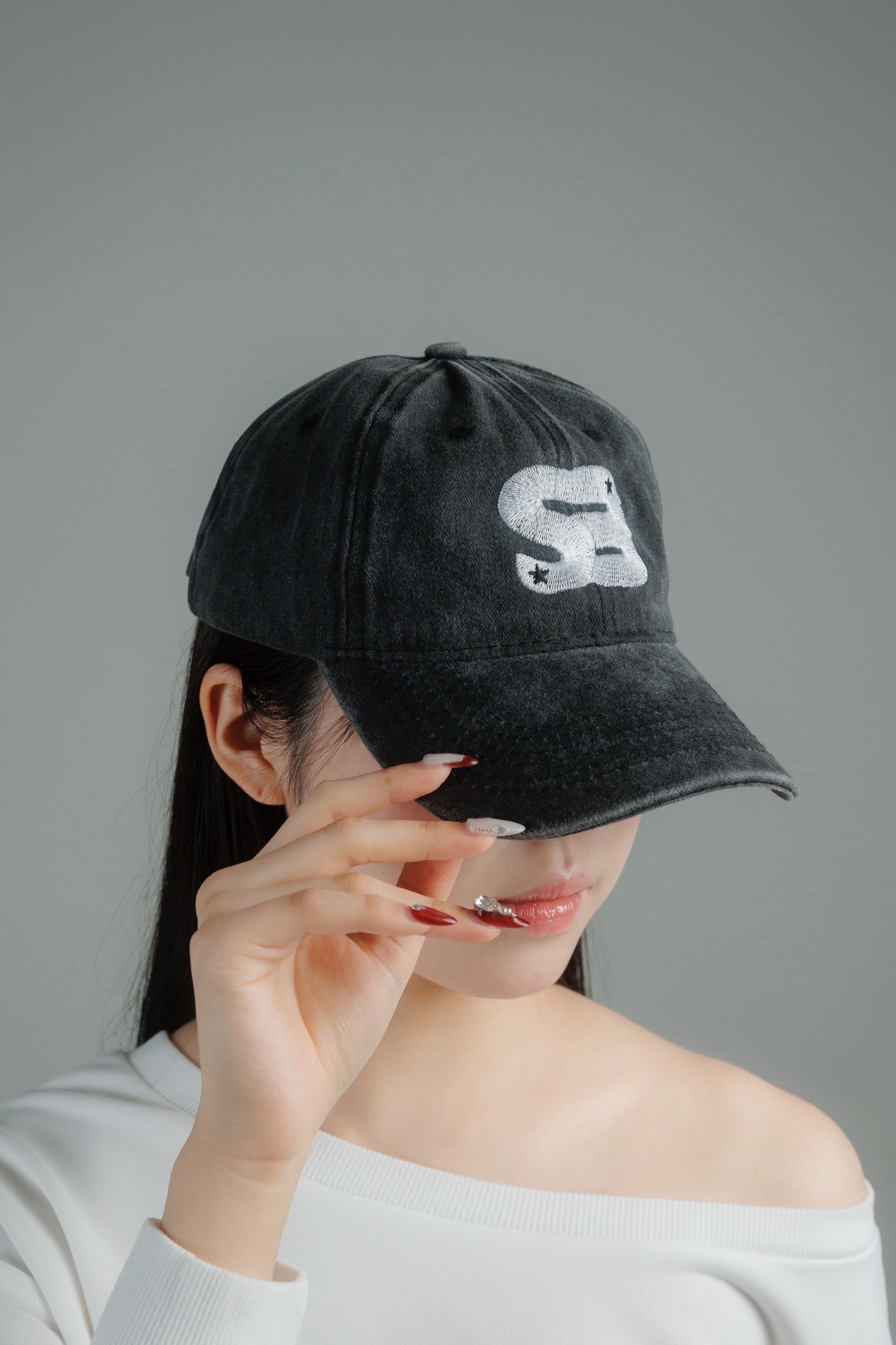 SM logo cap